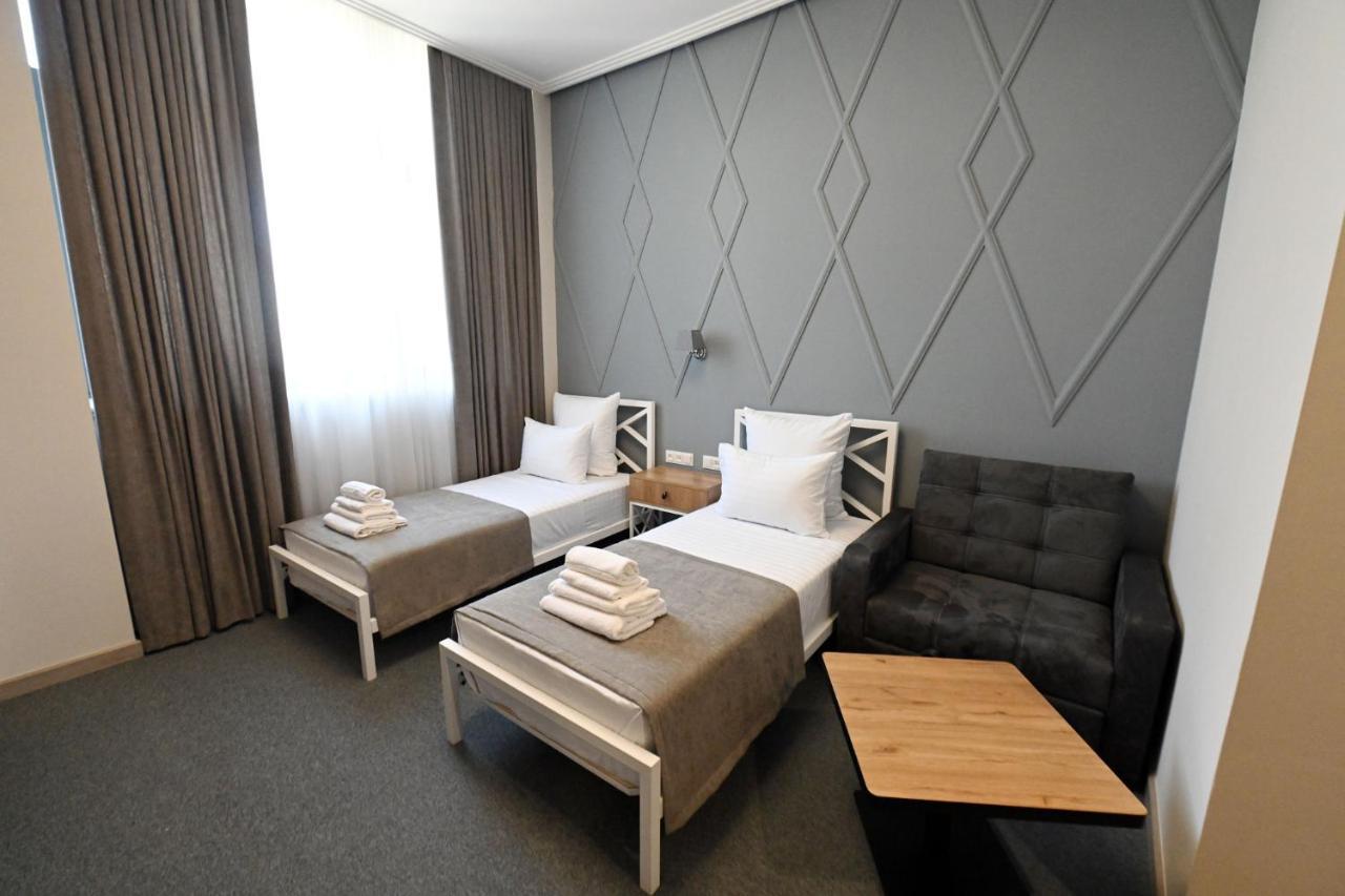 Prime Hotel Ґюмрі Екстер'єр фото