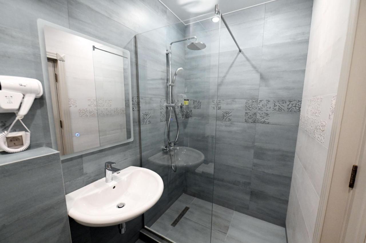 Prime Hotel Ґюмрі Екстер'єр фото