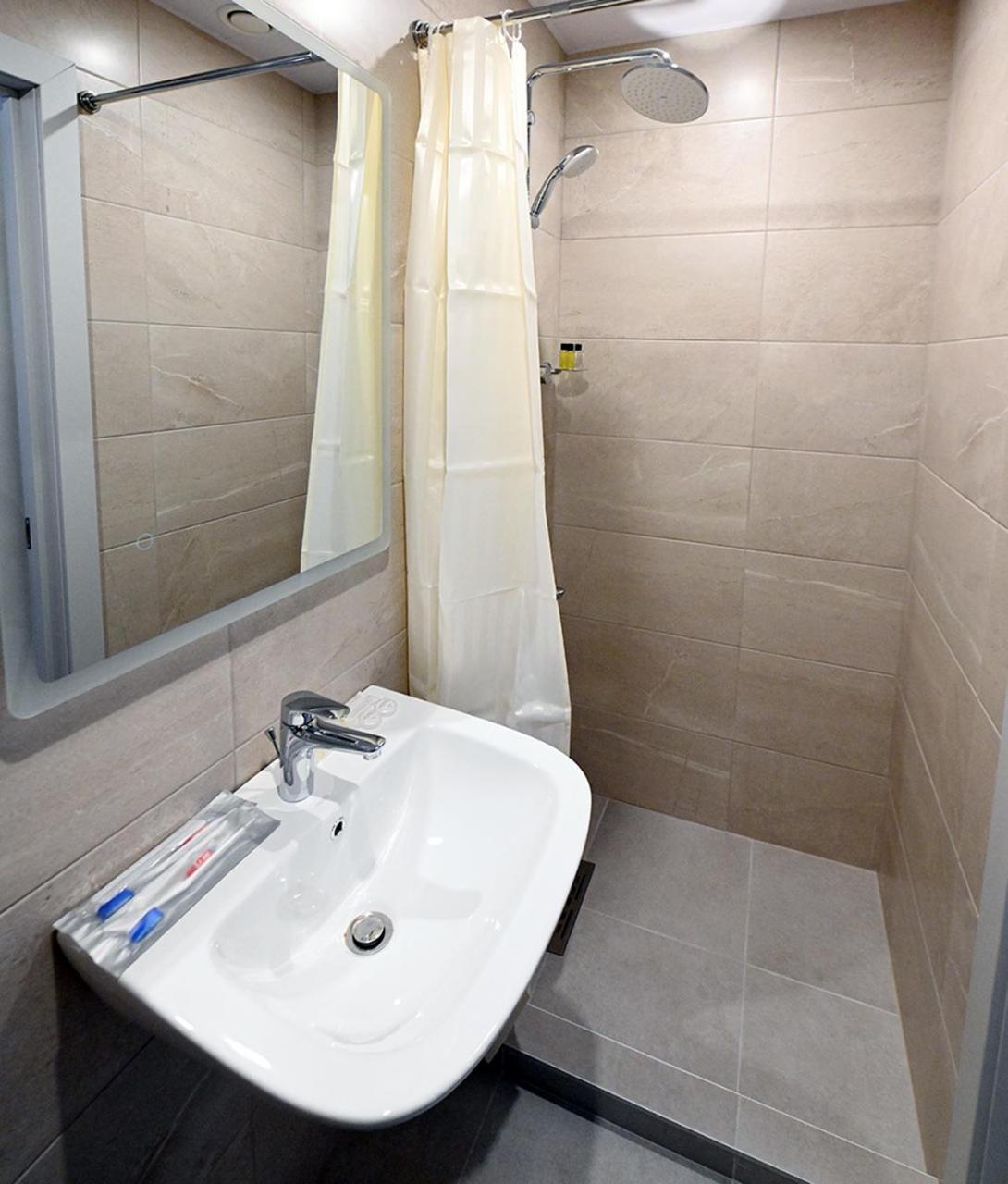 Prime Hotel Ґюмрі Екстер'єр фото
