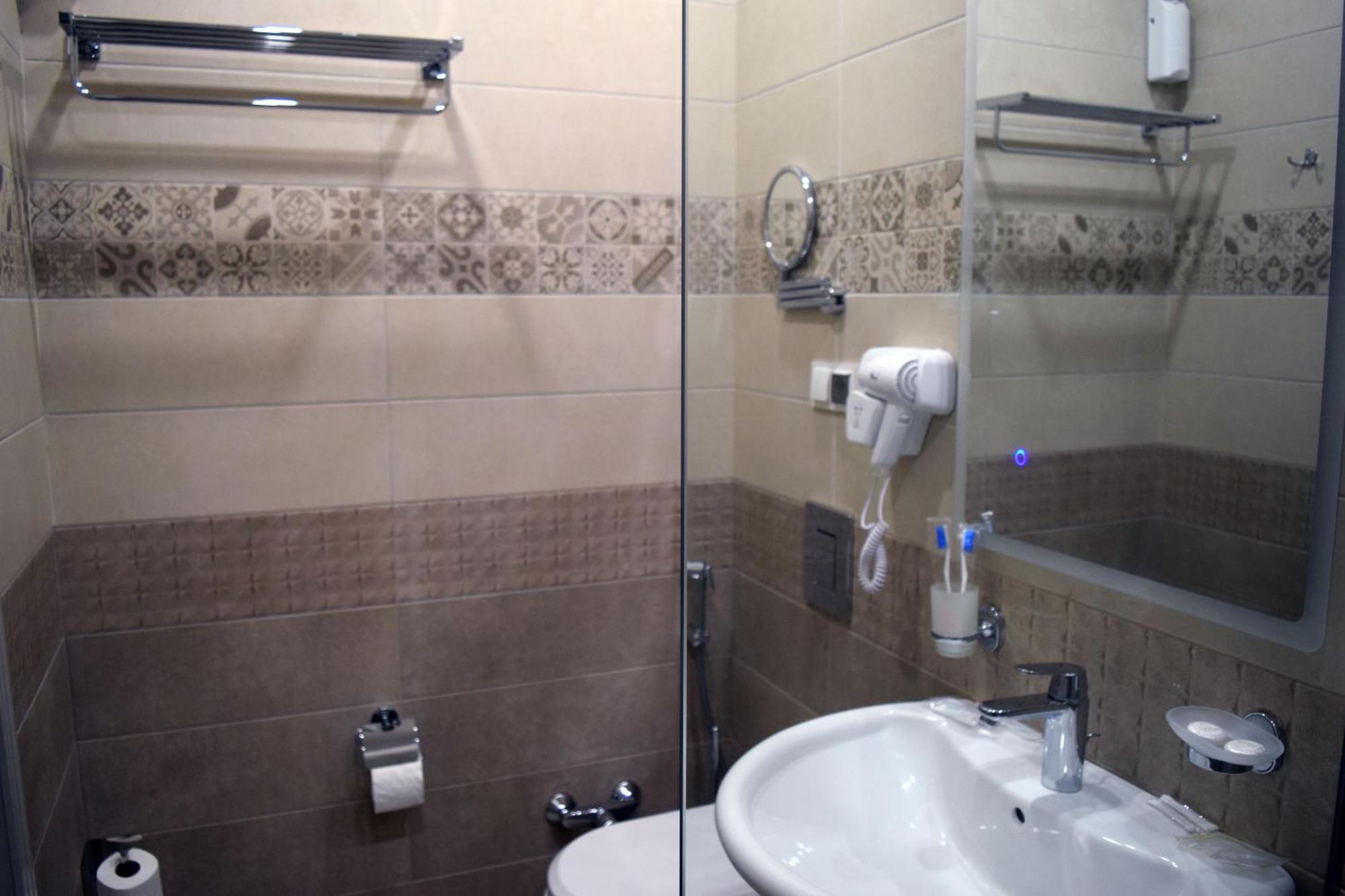 Prime Hotel Ґюмрі Екстер'єр фото
